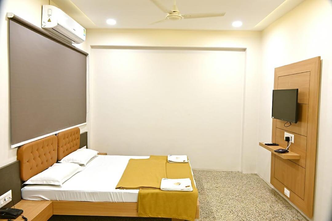 Prince Residency Club House Jamnagar Bagian luar foto