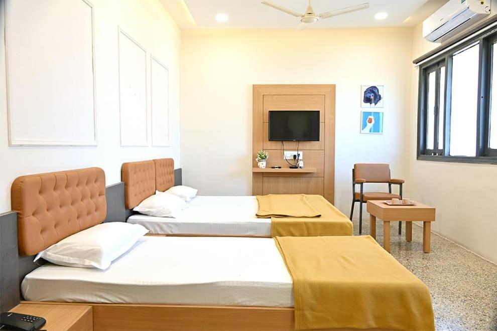 Prince Residency Club House Jamnagar Bagian luar foto